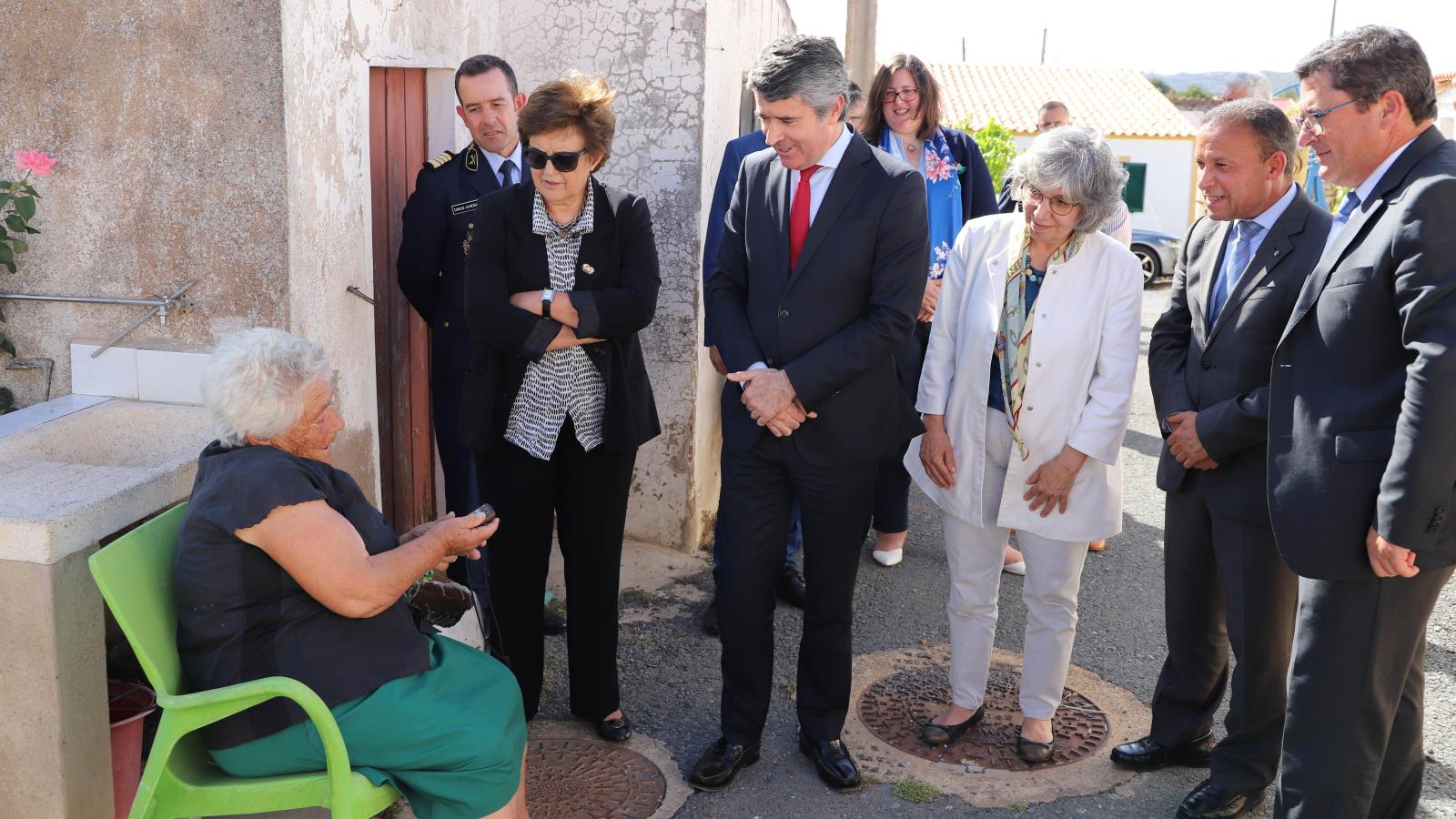 Project + Próximo reçoit la visite du ministre de l'administration interne, du secrétaire d'État à l'administration interne et du président national de la Croix-Rouge portugaise