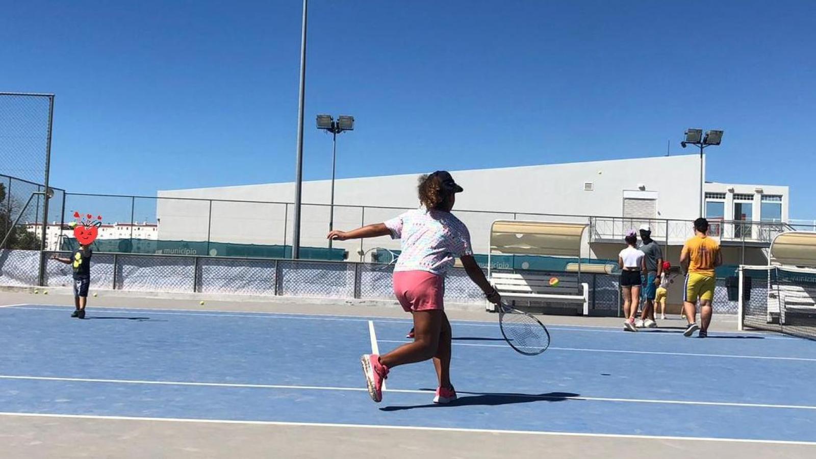 Visit to the Tavira Tennis Club - Casa de Acolhimento | CAIC 