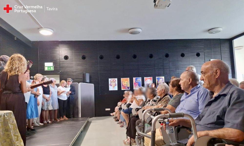 Le Centre humanitaire de Tavira marque le Mois des personnes âgées en invitant les usagers à un spectacle culturel