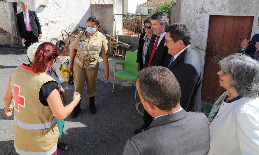 Project + Próximo reçoit la visite du ministre de l'administration interne, du secrétaire d'État à l'administration interne et du président national de la Croix-Rouge portugaise